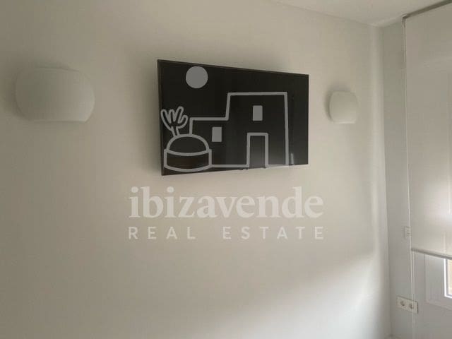 3 slaapkamer Flat te huur in Ibiza dorp met zwembad garage - € 1.750 (Ref: 9116837)