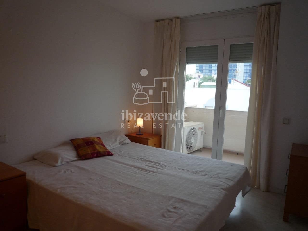 2 sypialnia Mieszkanie do wynajęcia w Cala d'en Bou z basenem garażem - 4 000 € (Ref: 9116838)