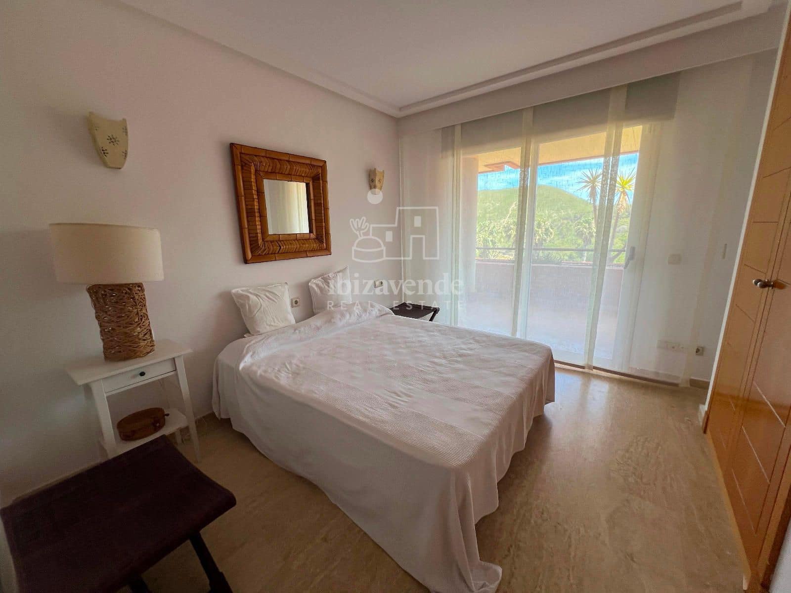 3 soveværelse Lejlighed til leje i Roca Llisa med swimmingpool garage - € 2.350 (Ref: 9118011)