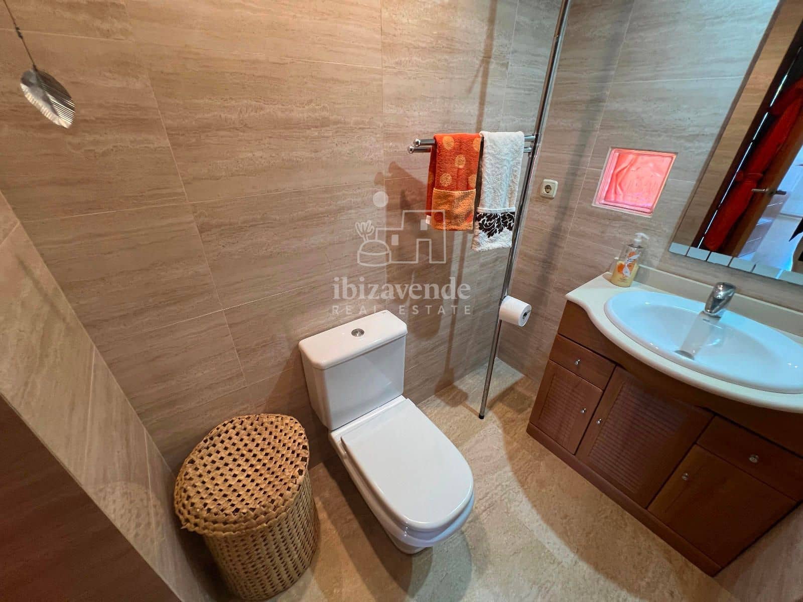 3 soveværelse Lejlighed til leje i Roca Llisa med swimmingpool garage - € 2.350 (Ref: 9118011)