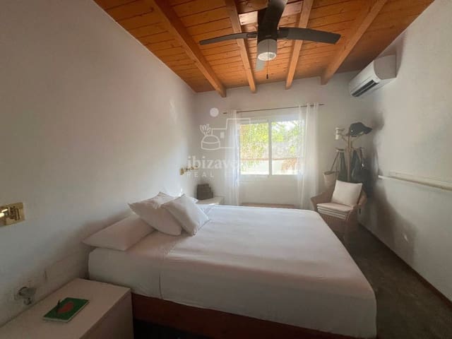 1 makuuhuone Huvila vuokrattavana paikassa Sant Joan de Labritja mukana uima-altaan 
autotalli - 1 700 € (Ref: 9123535)