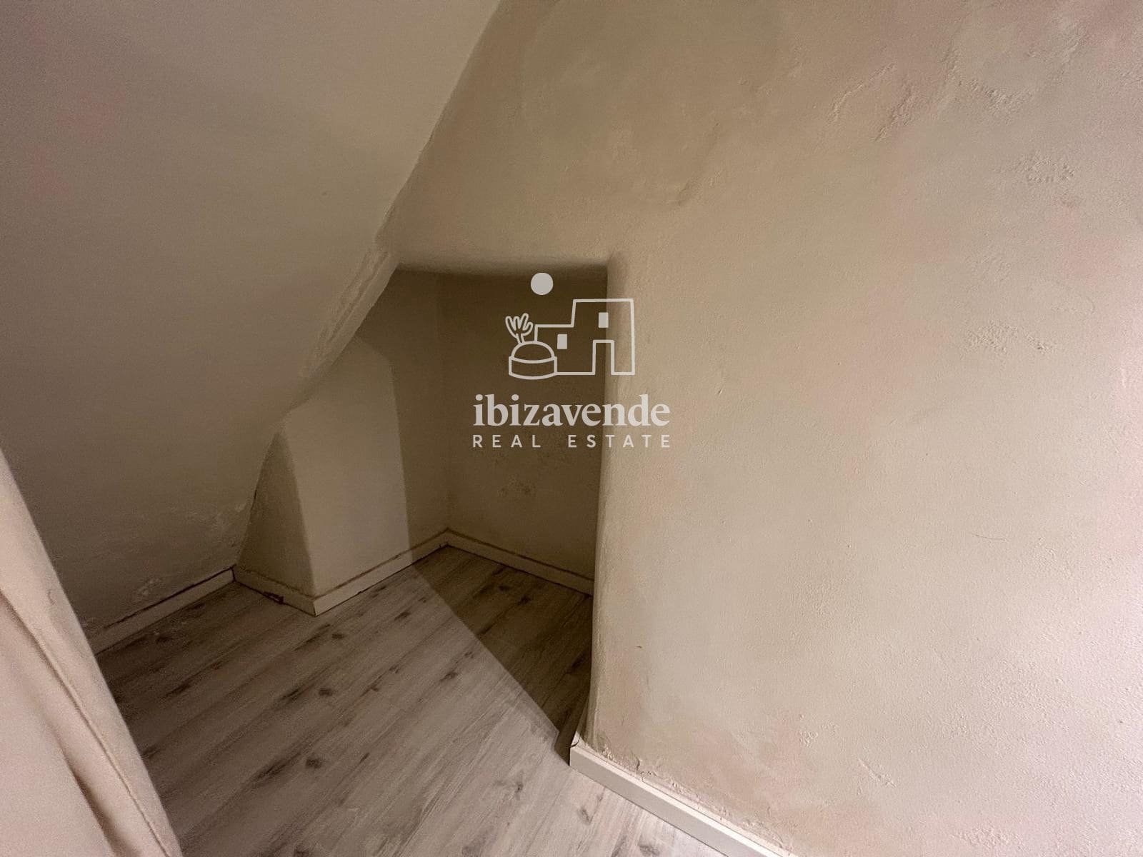 Erhverv til leje i Ibiza by - € 3.700 (Ref: 9137465)