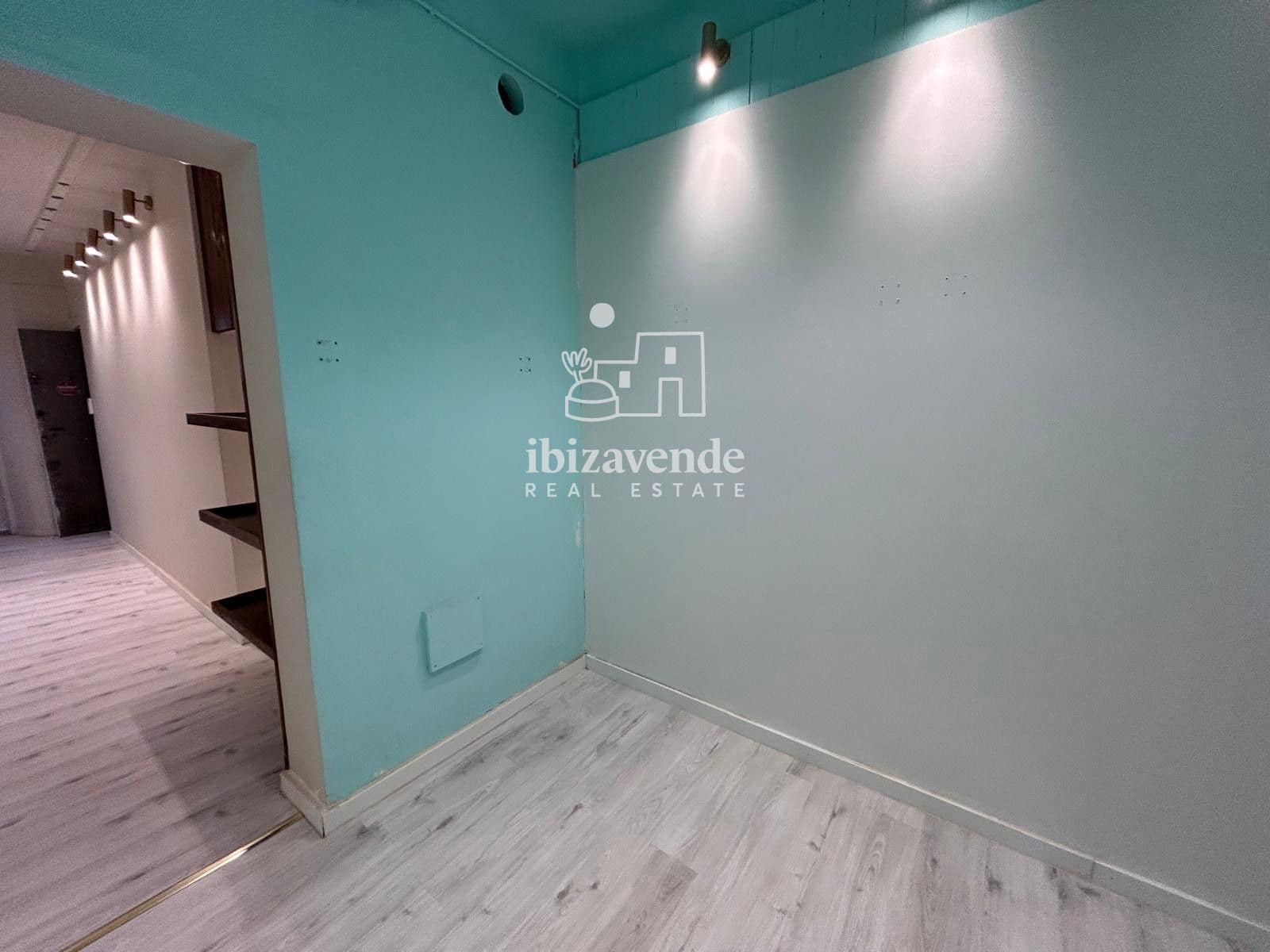 Erhverv til leje i Ibiza by - € 3.700 (Ref: 9137465)