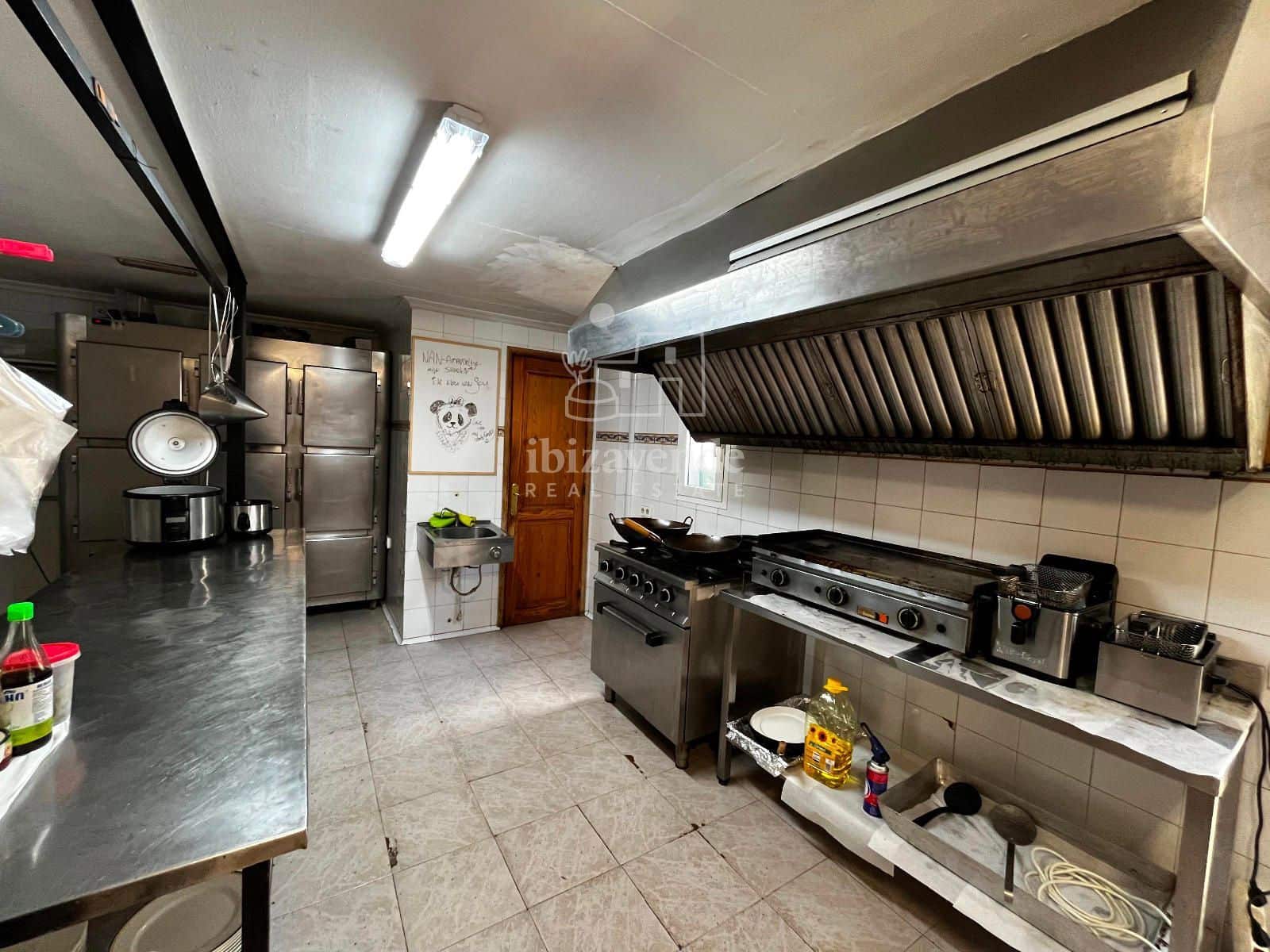 Restaurant/Bar til leje i Cala Llonga - € 2.100 (Ref: 9146210)