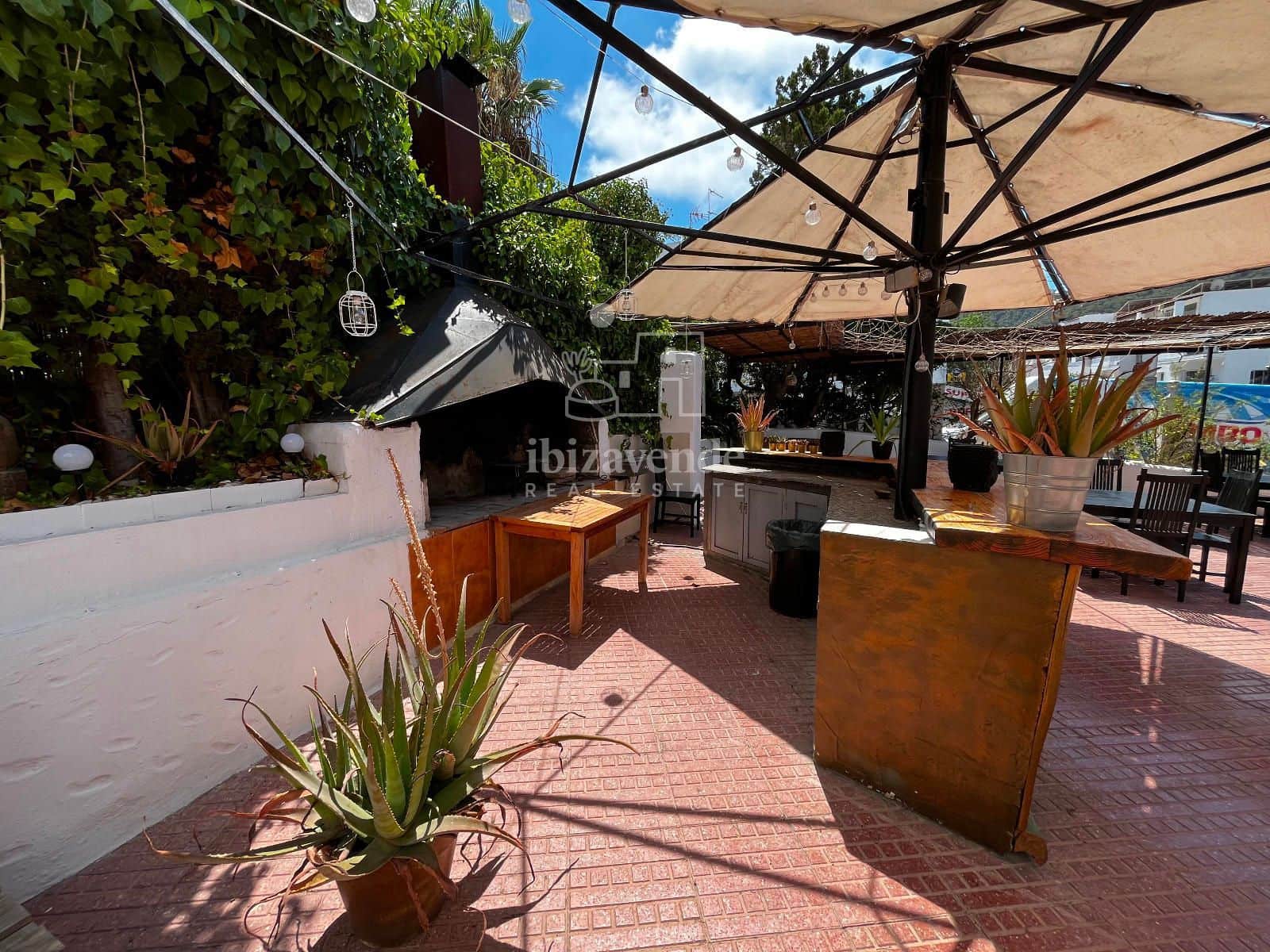 Restaurant/Bar til leje i Cala Llonga - € 2.100 (Ref: 9146210)