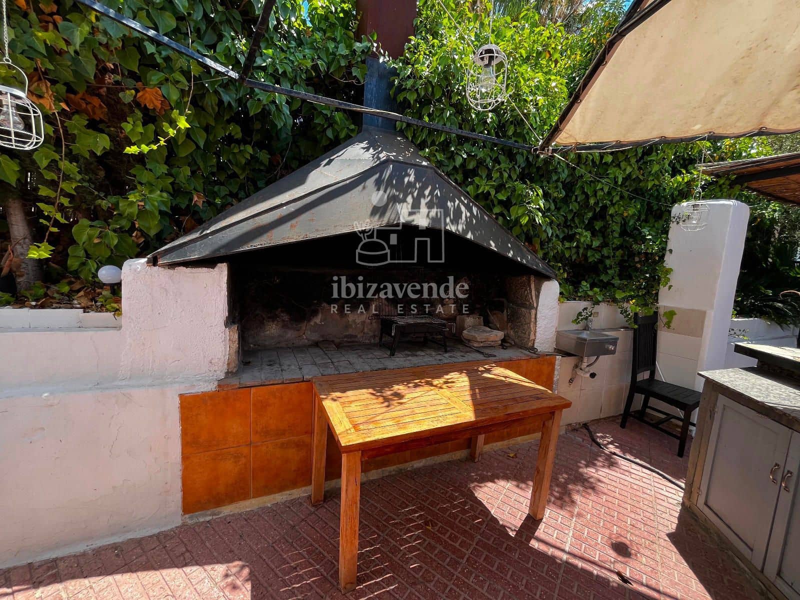 Restaurant/Bar til leje i Cala Llonga - € 2.100 (Ref: 9146210)