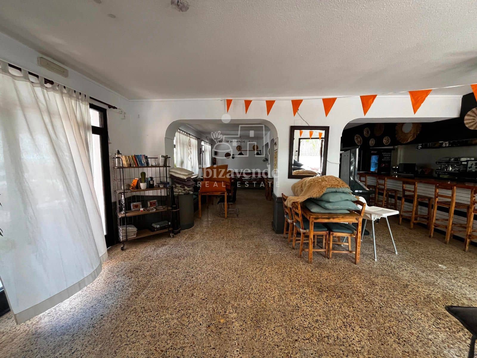 Restaurant/Bar til leje i Cala Llonga - € 2.100 (Ref: 9146210)