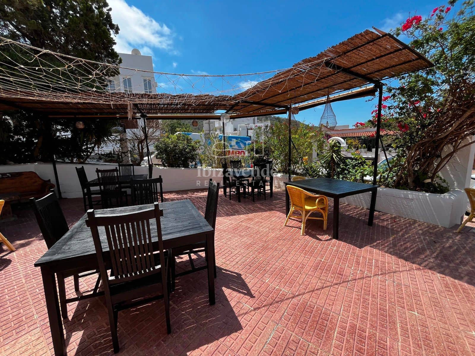 Restaurant/Bar til leje i Cala Llonga - € 2.100 (Ref: 9146210)