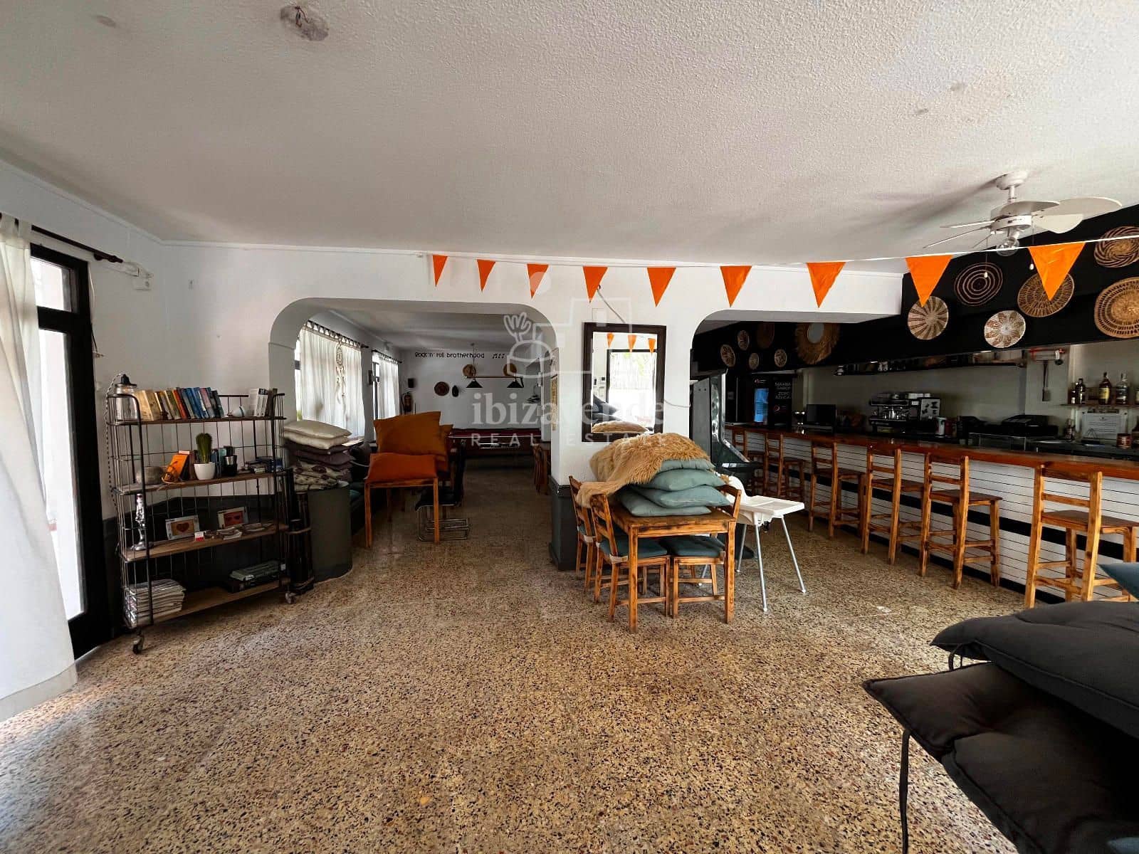 Restaurant/Bar til leje i Cala Llonga - € 2.100 (Ref: 9146210)