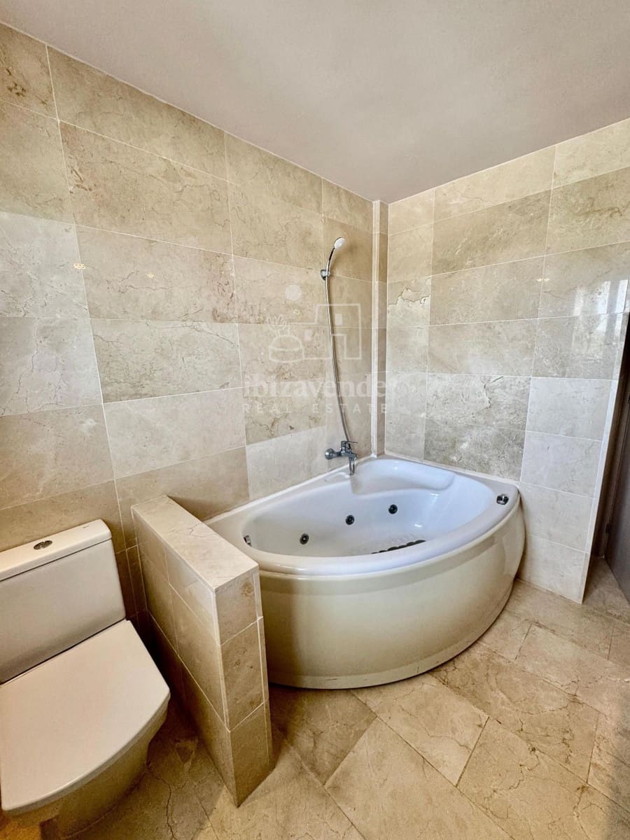 3 chambre Maison de Ville à vendre à Roca Llisa avec piscine garage - 780 000 € (Ref: 9147952)