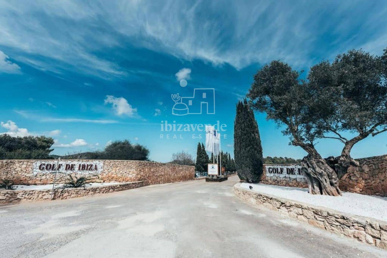 3 chambre Maison de Ville à vendre à Roca Llisa avec piscine garage - 780 000 € (Ref: 9147952)