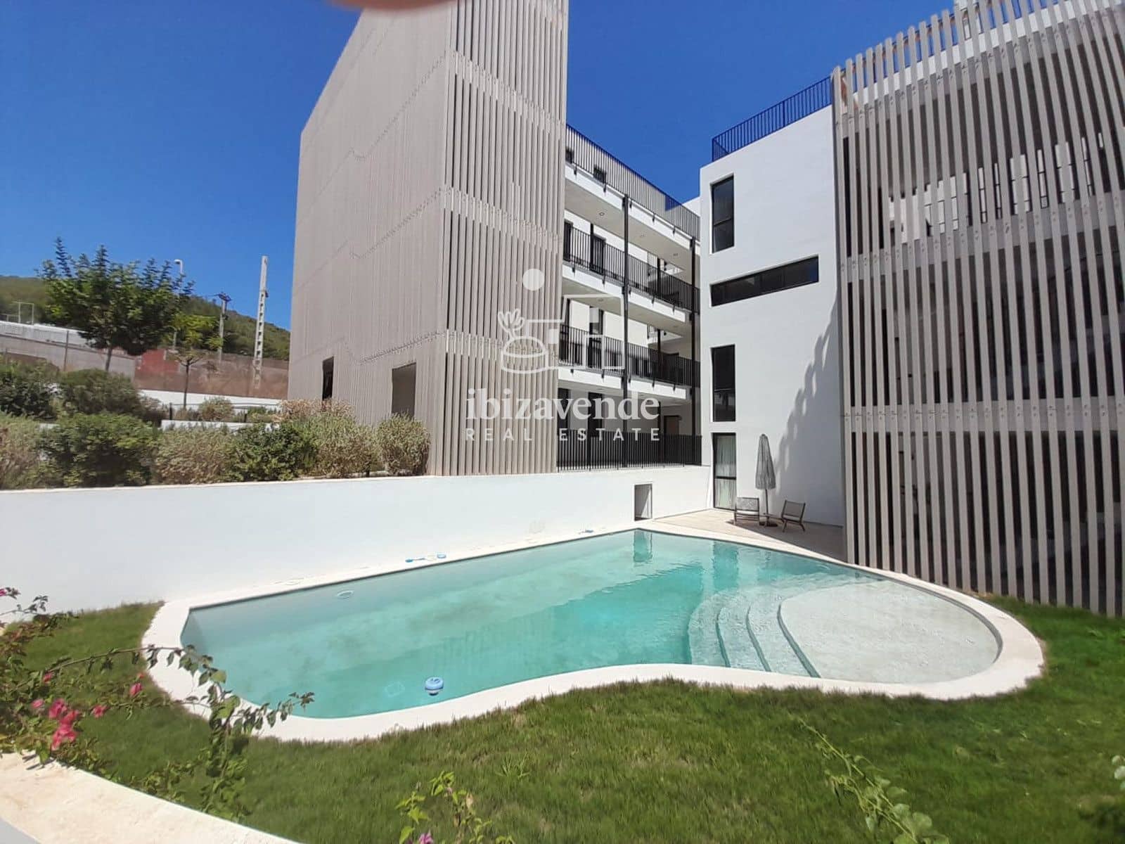 2 bedroom Flat for sale in Santa Eulalia / Santa Eularia with pool garage - € 760,000 (Ref: 9160318)