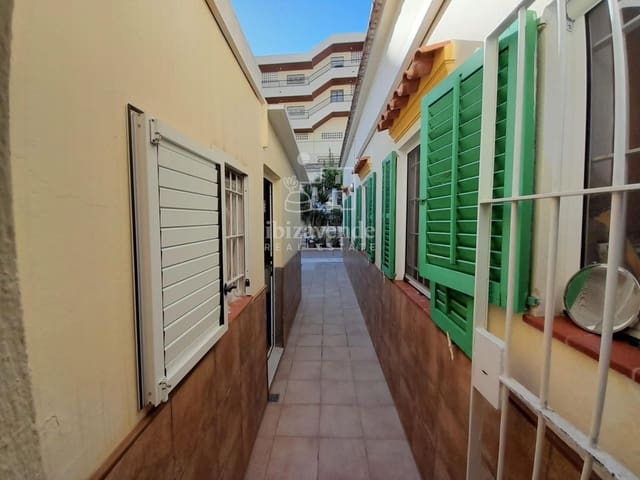 4 soverom Villa til salgs i Ibiza by - € 750 000 (Ref: 9168316)