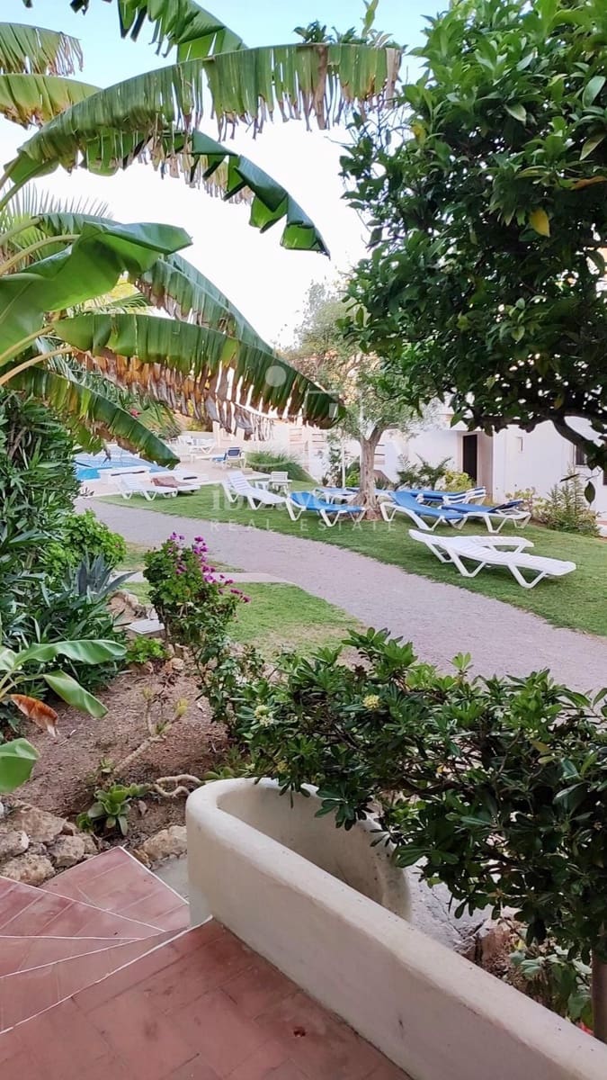 2 soveværelse Lejlighed til leje i La Siesta med swimmingpool - € 1.500 (Ref: 9168853)