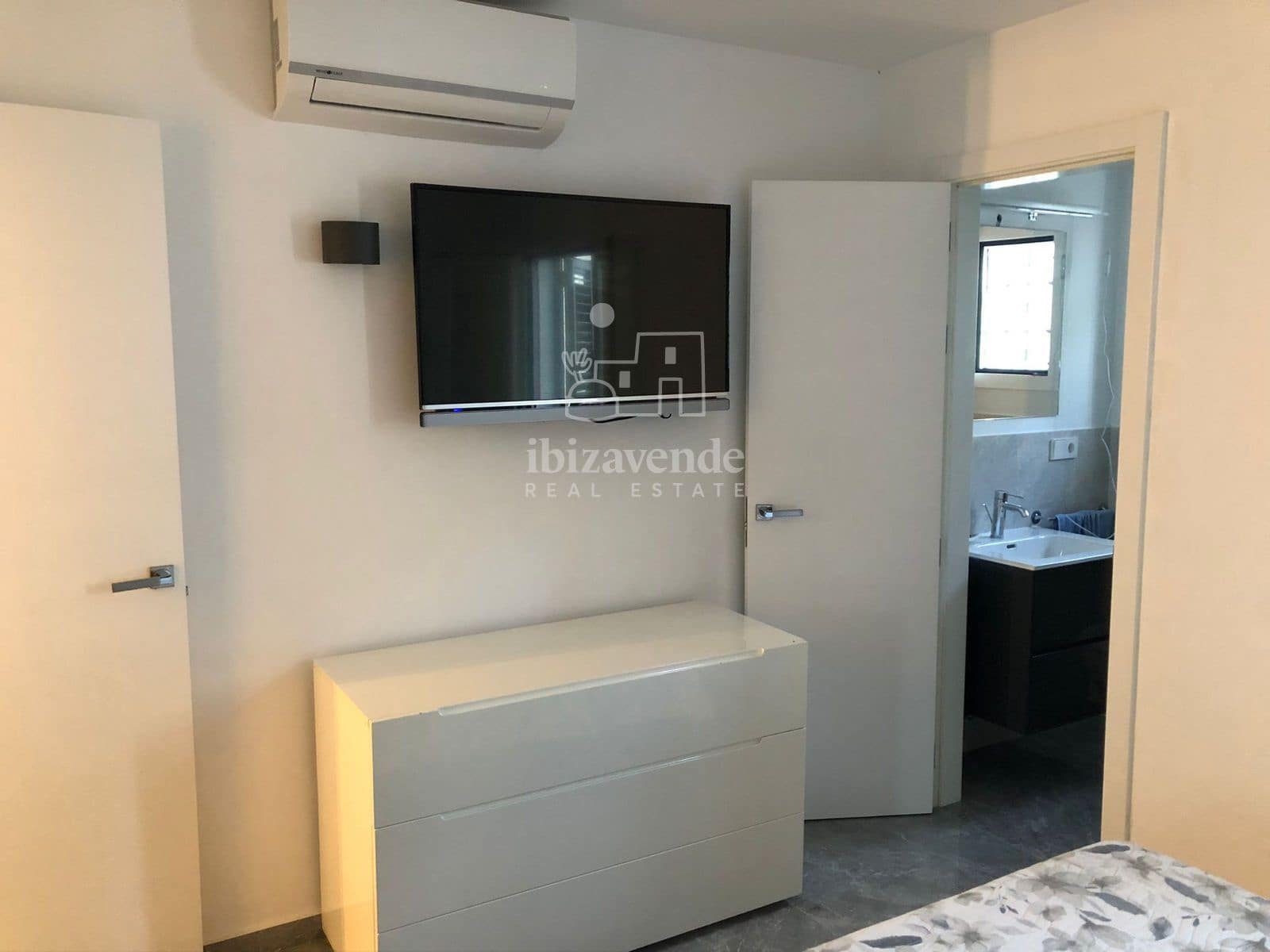 2 soveværelse Lejlighed til leje i La Siesta med swimmingpool - € 1.500 (Ref: 9168853)