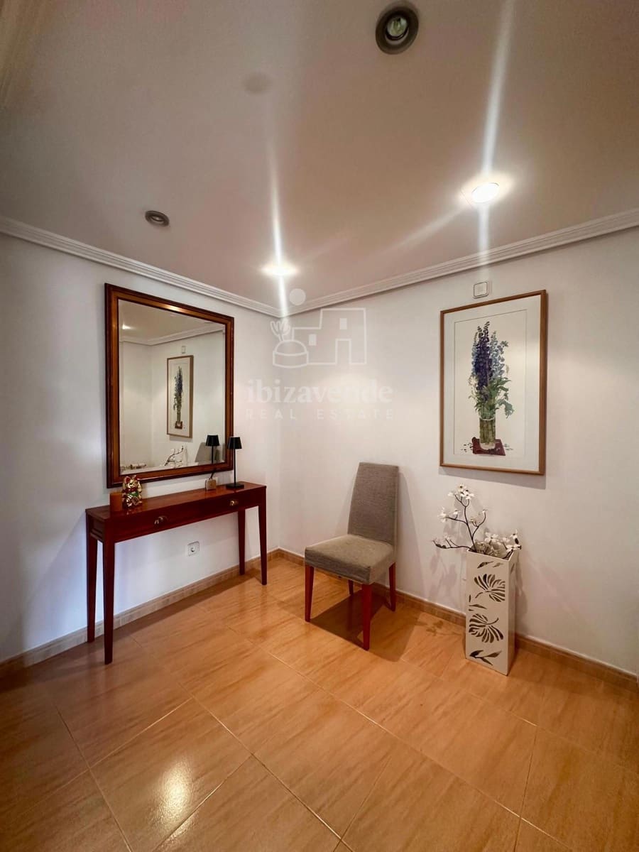 4 quarto Apartamento para arrendar em Ibiza / Eivissa cidade com garagem - 2 500 € (Ref: 9168854)