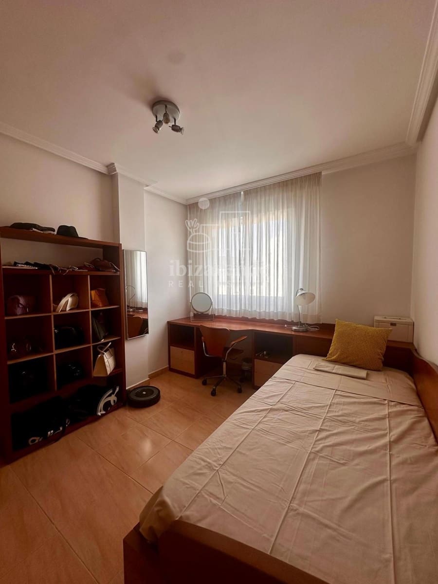 4 quarto Apartamento para arrendar em Ibiza / Eivissa cidade com garagem - 2 500 € (Ref: 9168854)