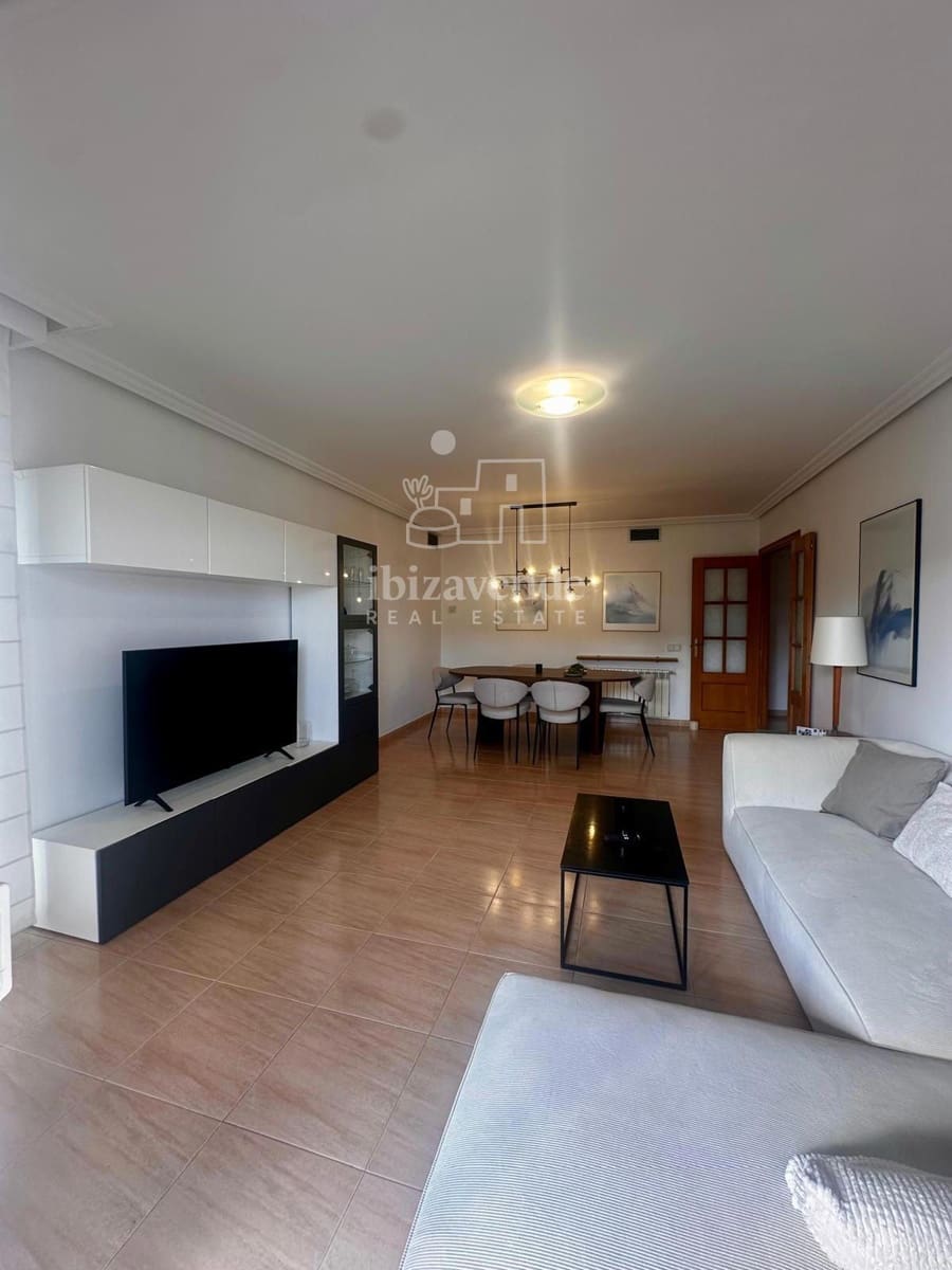 4 quarto Apartamento para arrendar em Ibiza / Eivissa cidade com garagem - 2 500 € (Ref: 9168854)