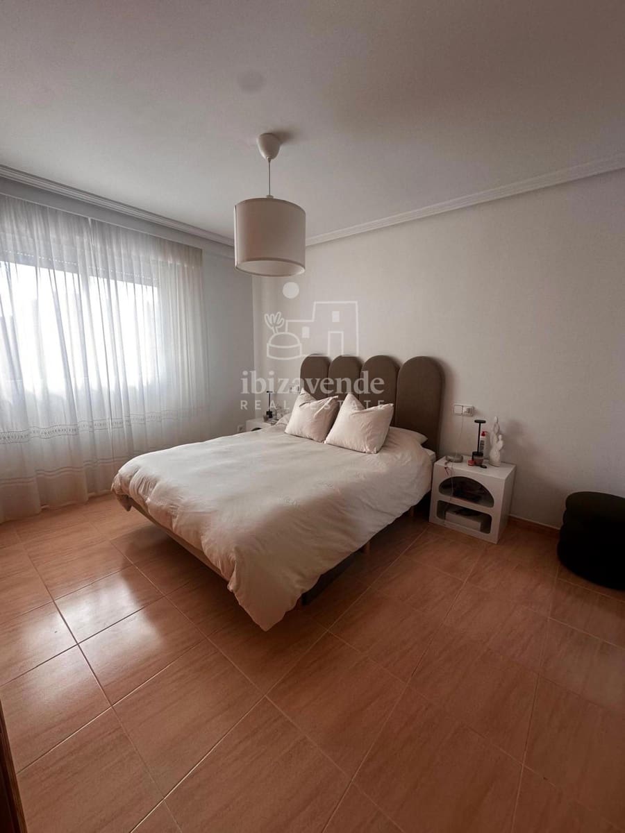 4 quarto Apartamento para arrendar em Ibiza / Eivissa cidade com garagem - 2 500 € (Ref: 9168854)