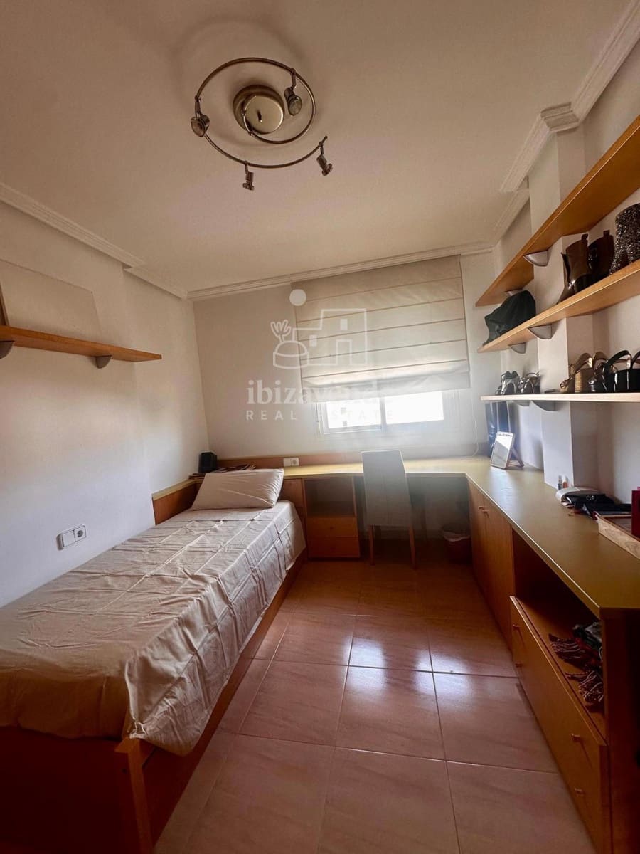 4 quarto Apartamento para arrendar em Ibiza / Eivissa cidade com garagem - 2 500 € (Ref: 9168854)