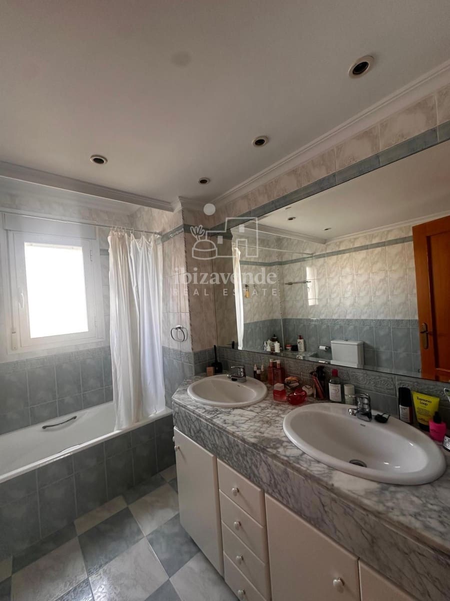 4 quarto Apartamento para arrendar em Ibiza / Eivissa cidade com garagem - 2 500 € (Ref: 9168854)