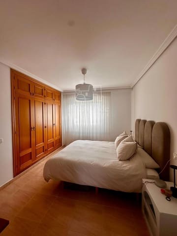 4 quarto Apartamento para arrendar em Ibiza / Eivissa cidade com garagem - 2 500 € (Ref: 9168854)