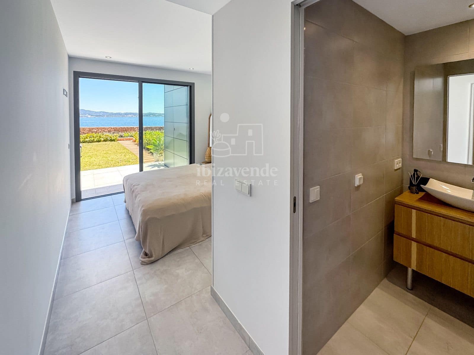 2 bedroom Townhouse for sale in Cala Gracio with pool garage - € 1,050,000 (Ref: 9178269)