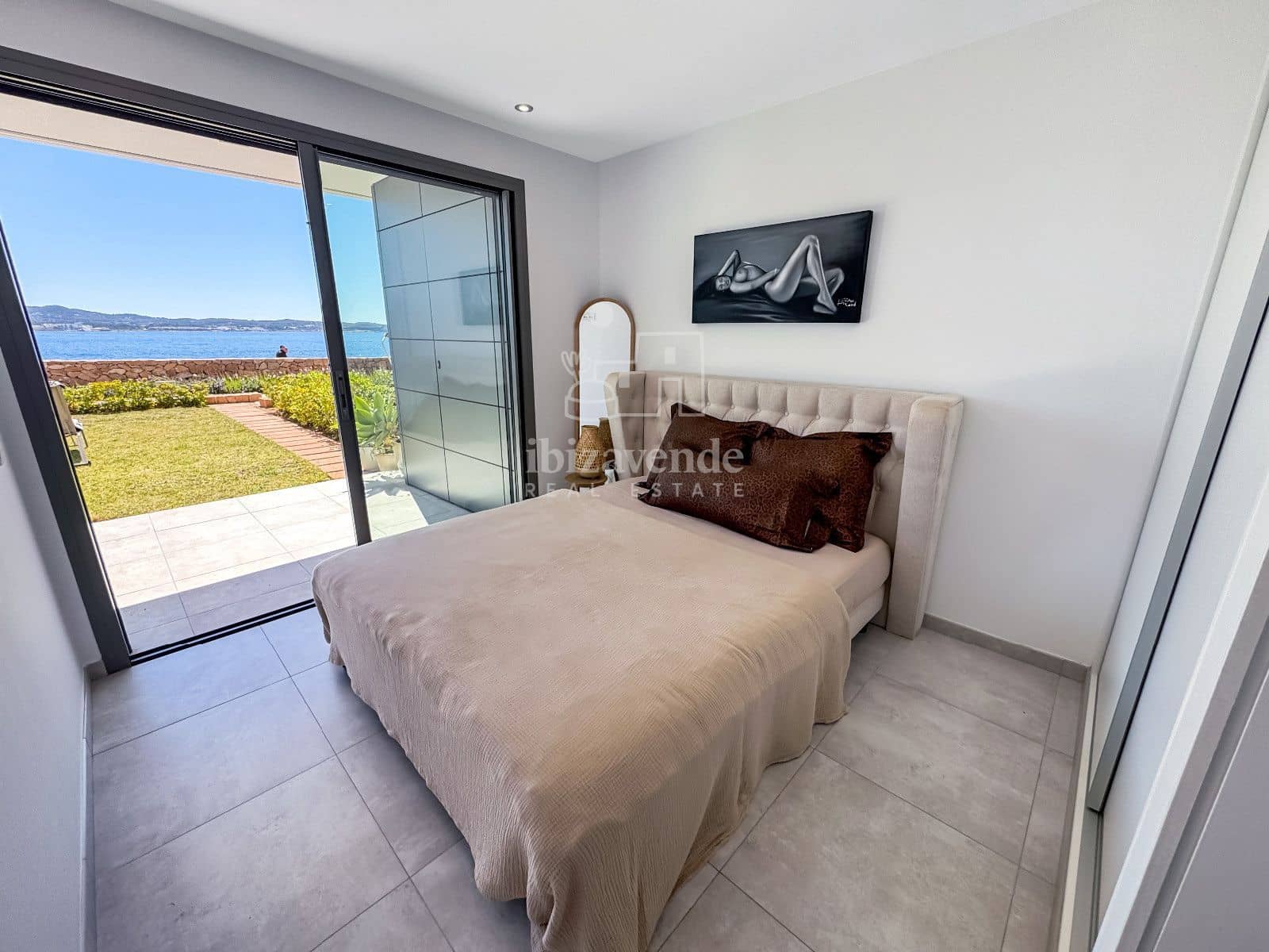 2 bedroom Townhouse for sale in Cala Gracio with pool garage - € 1,050,000 (Ref: 9178269)