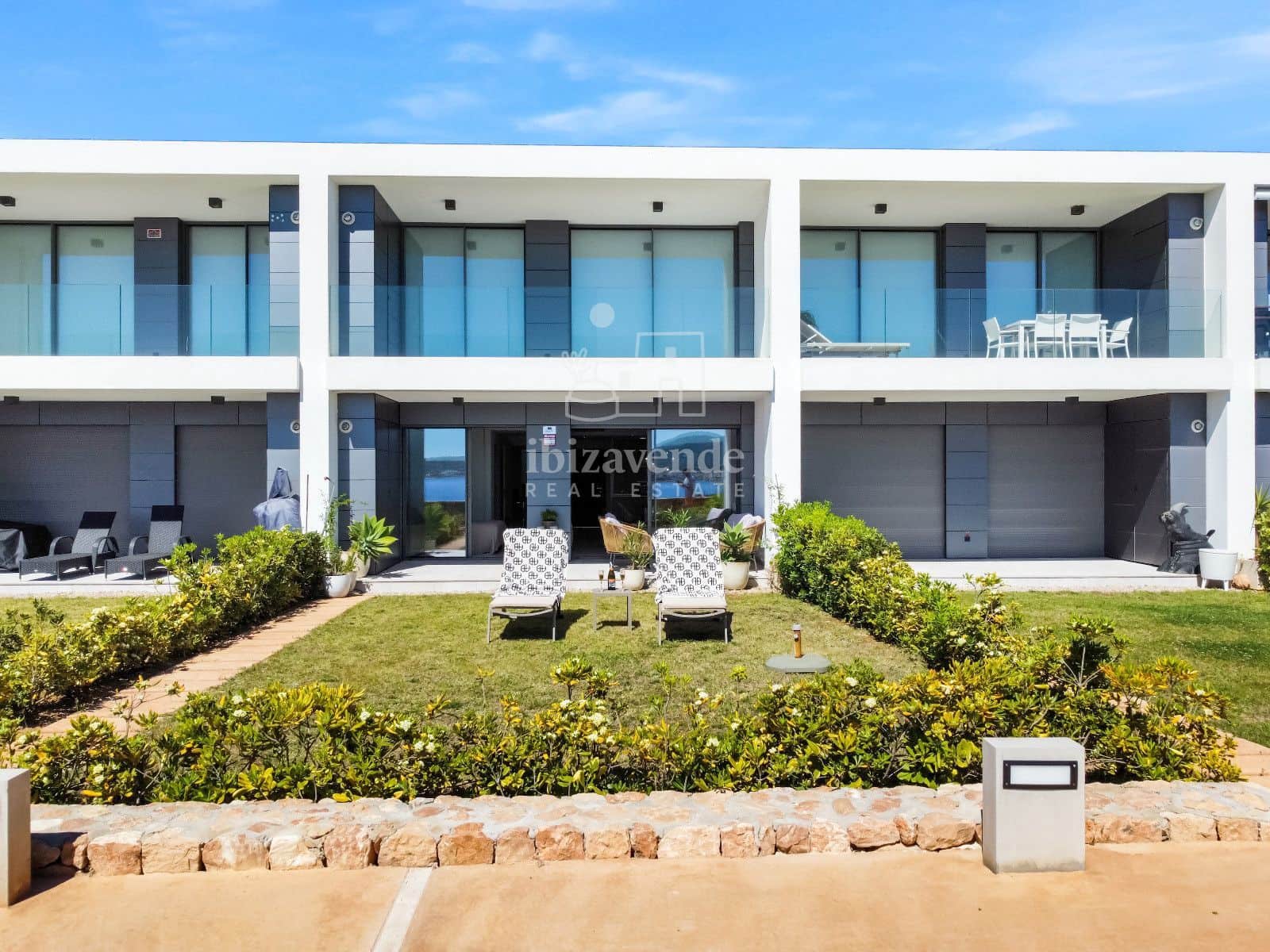 2 bedroom Townhouse for sale in Cala Gracio with pool garage - € 1,050,000 (Ref: 9178269)