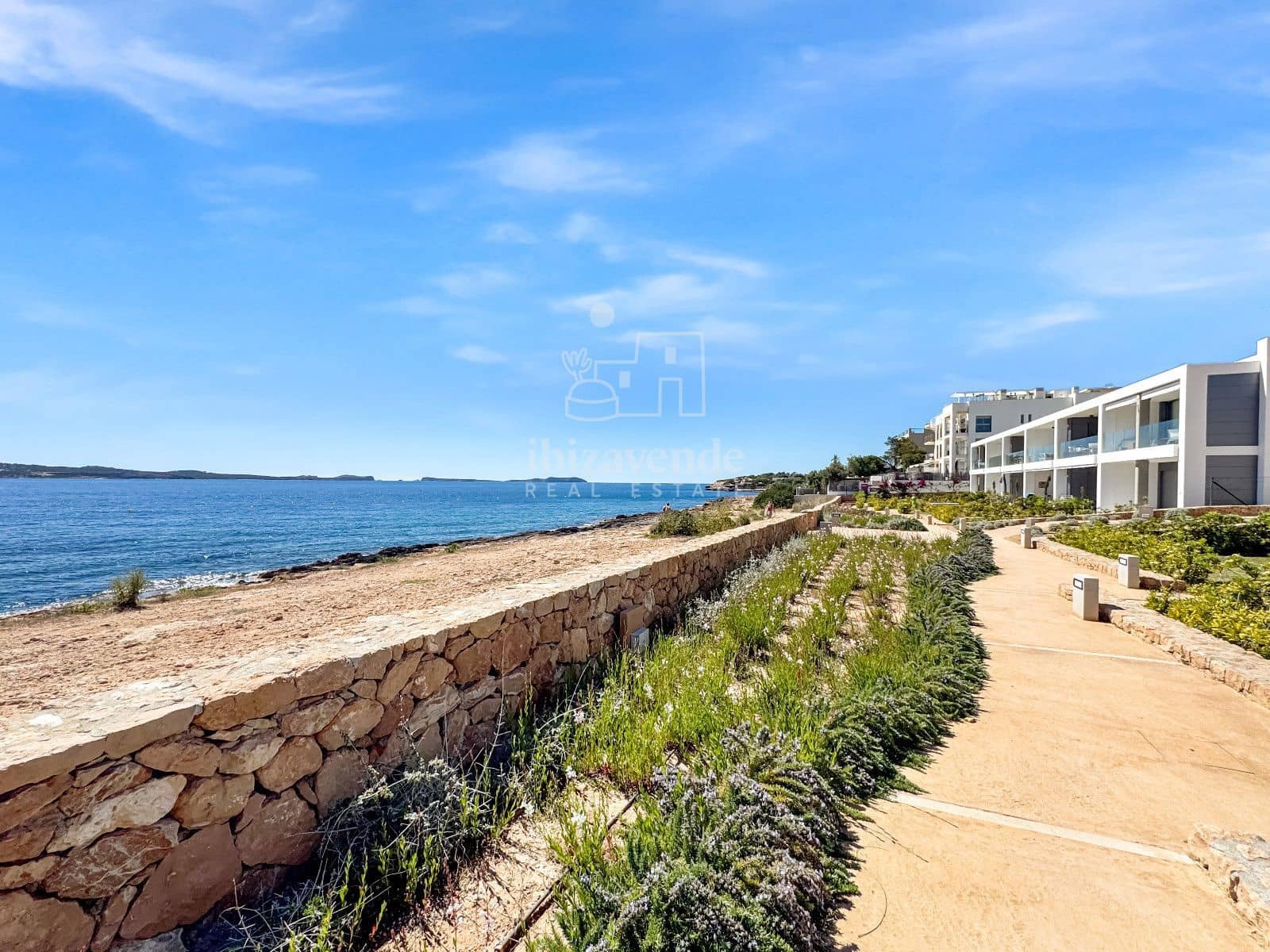 2 bedroom Townhouse for sale in Cala Gracio with pool garage - € 1,050,000 (Ref: 9178269)