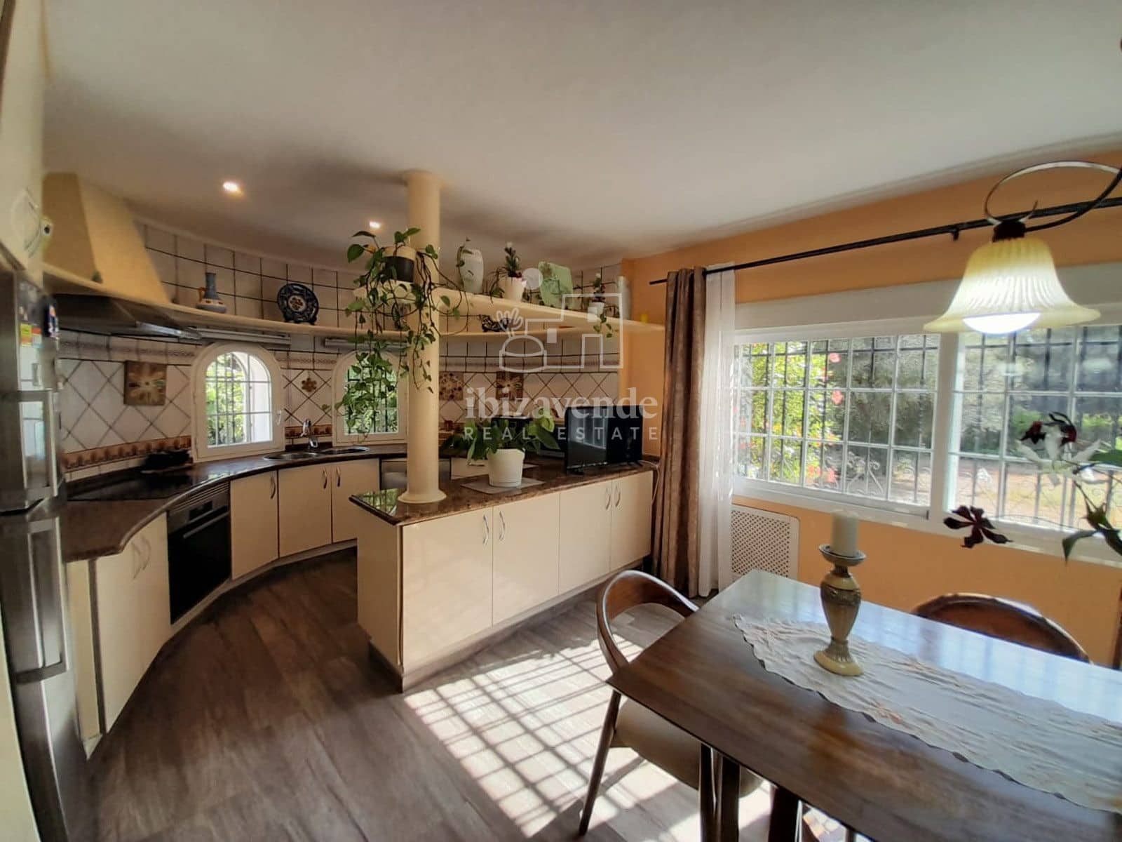 3 soverom Villa til salgs i Santa Eulalia / Santa Eularia med svømmebasseng garasje - € 2 625 000 (Ref: 9184492)