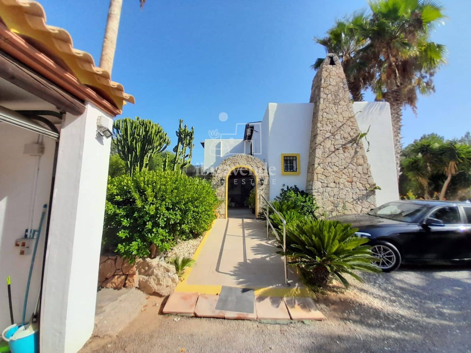 3 soverom Villa til salgs i Santa Eulalia / Santa Eularia med svømmebasseng garasje - € 2 625 000 (Ref: 9184492)