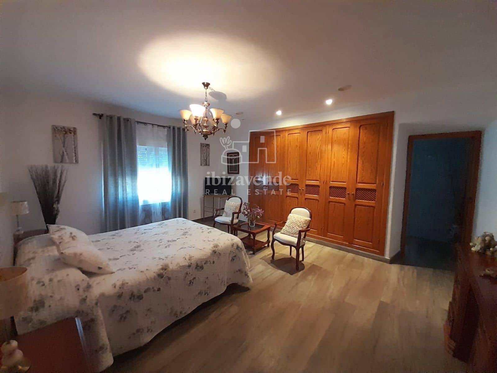 3 soverom Villa til salgs i Santa Eulalia / Santa Eularia med svømmebasseng garasje - € 2 625 000 (Ref: 9184492)