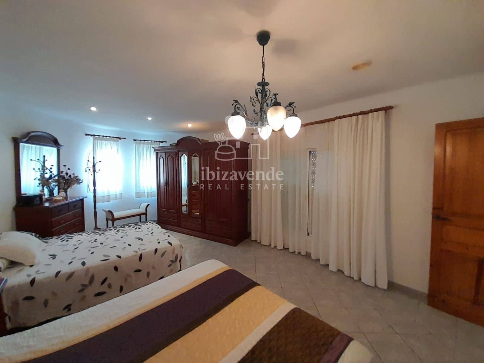 3 soverom Villa til salgs i Santa Eulalia / Santa Eularia med svømmebasseng garasje - € 2 625 000 (Ref: 9184492)