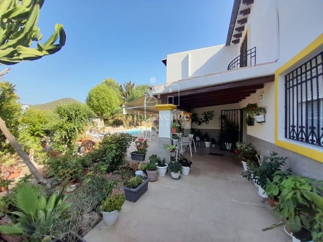 3 slaapkamer Villa te koop in Santa Eulalia / Santa Eularia met zwembad garage - € 2.625.000 (Ref: 9184492)