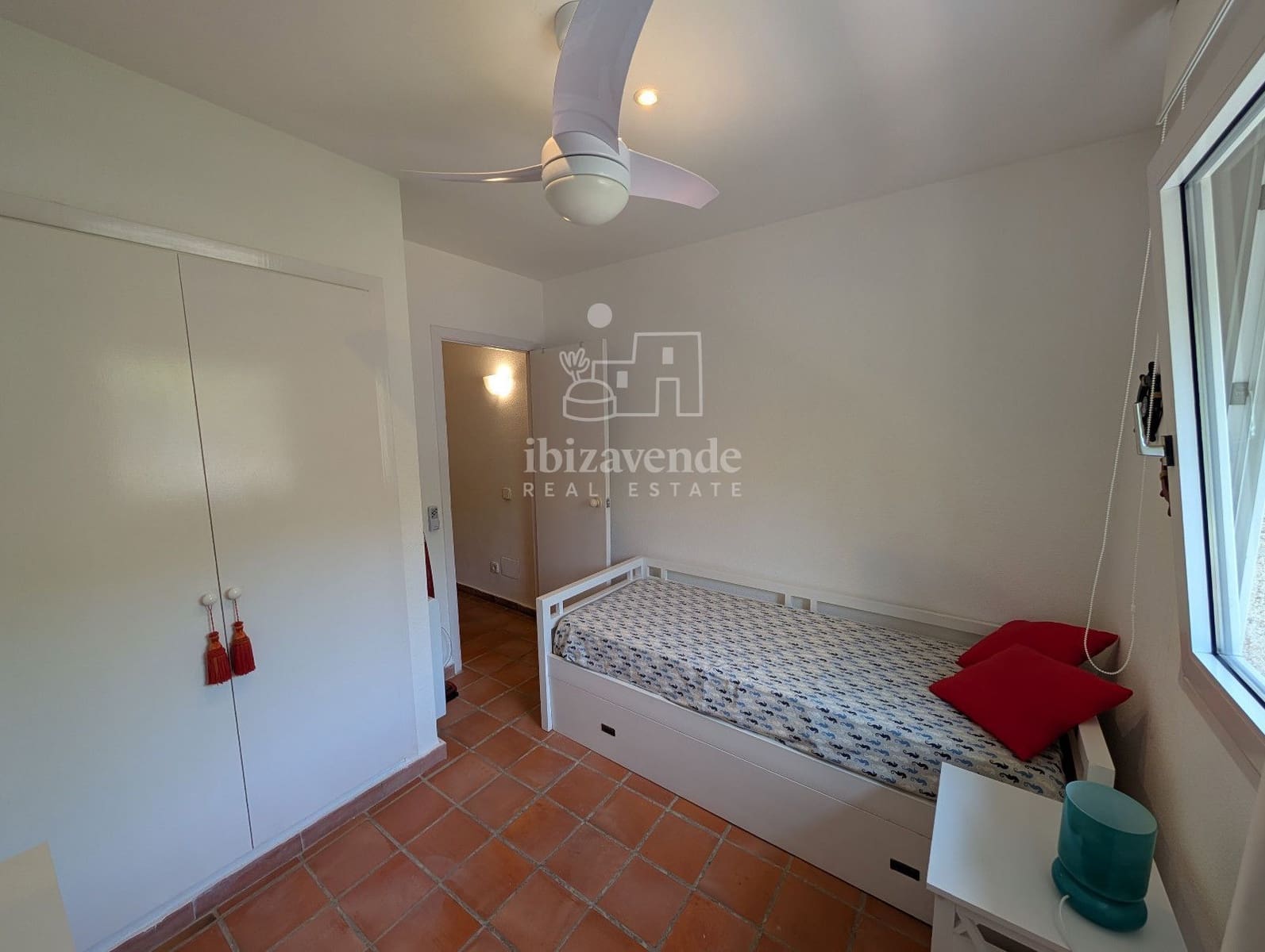 2 sovrum Lägenhet att hyra i Cala Llenya med pool garage - 1 400 € (Ref: 9188869)