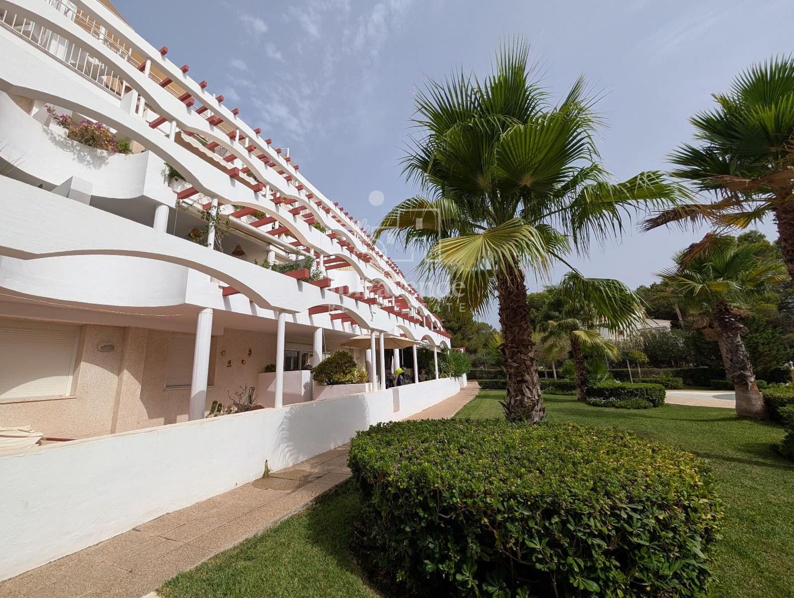 2 sovrum Lägenhet att hyra i Cala Llenya med pool garage - 1 400 € (Ref: 9188869)