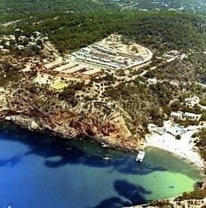 3 soveværelse Byhus til leje i Cala Moli med swimmingpool - € 2.500 (Ref: 9193002)