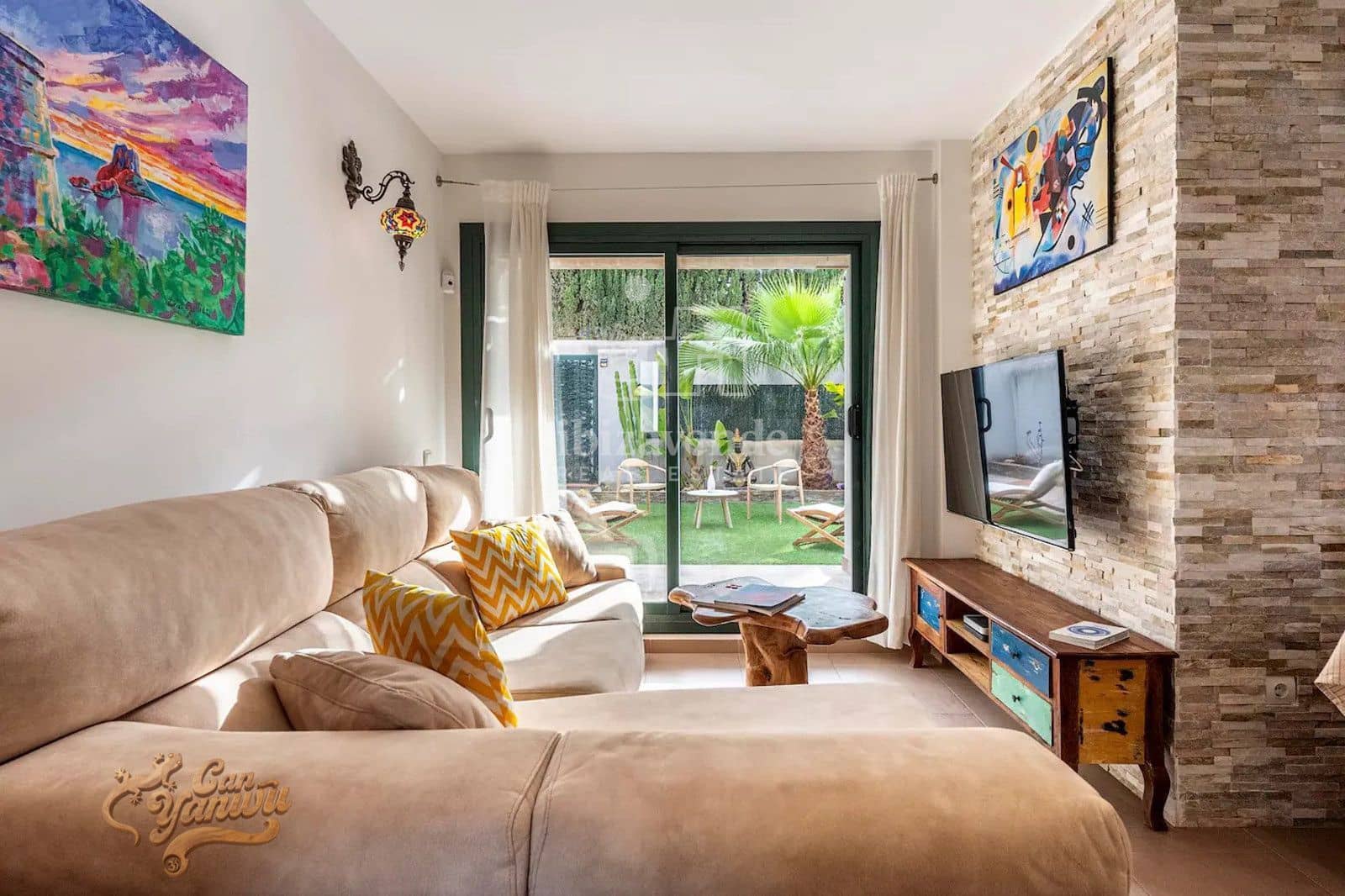 3 sypialnia Willa do wynajęcia w Cala Tarida z basenem garażem - 2 600 € (Ref: 9194980)