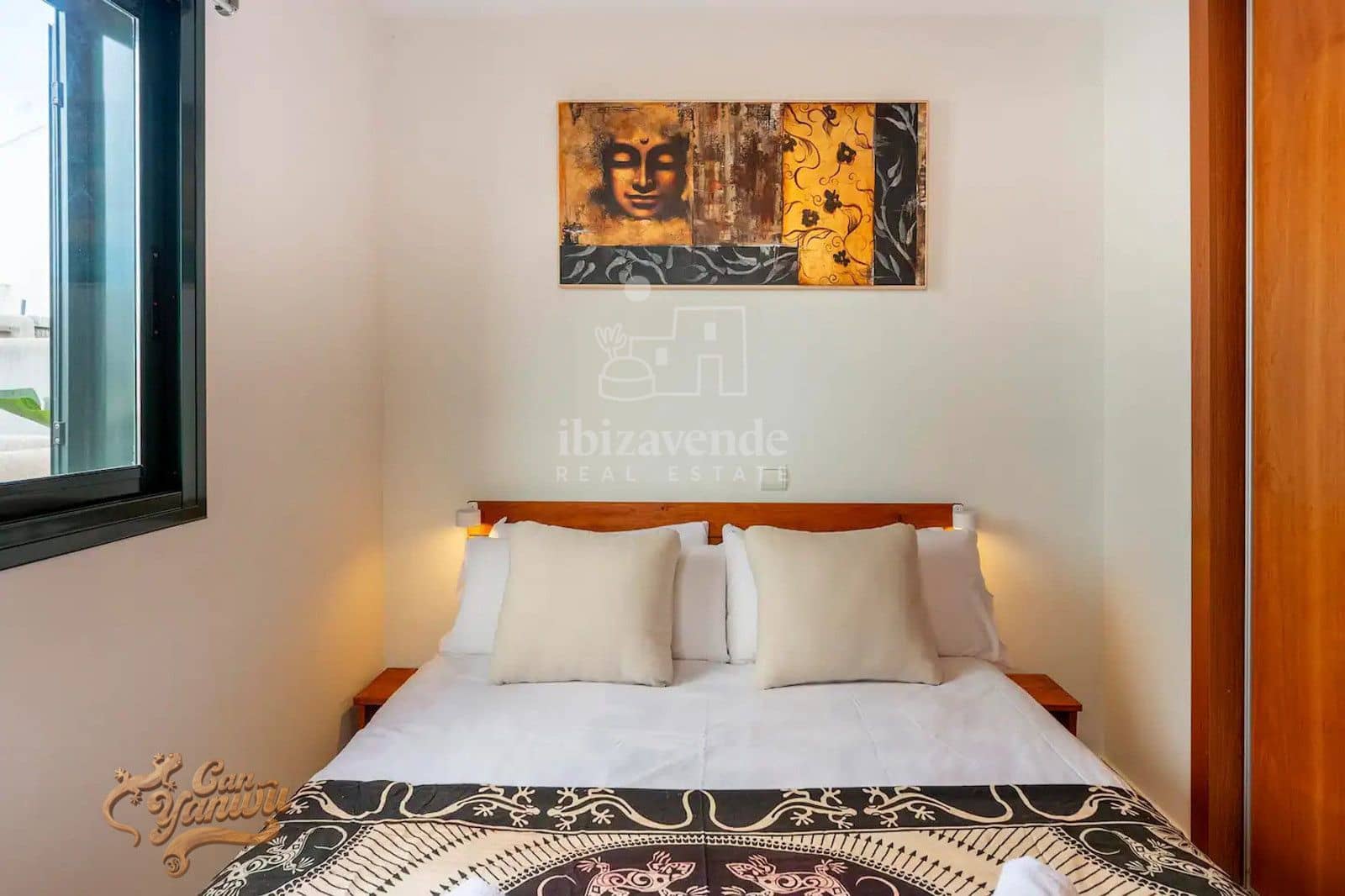 3 sypialnia Willa do wynajęcia w Cala Tarida z basenem garażem - 2 600 € (Ref: 9194980)