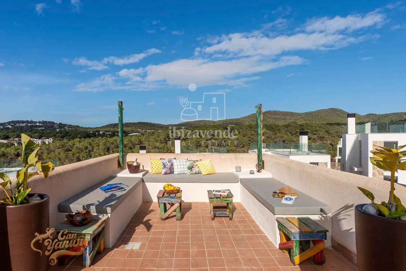 3 sypialnia Willa do wynajęcia w Cala Tarida z basenem garażem - 2 600 € (Ref: 9194980)