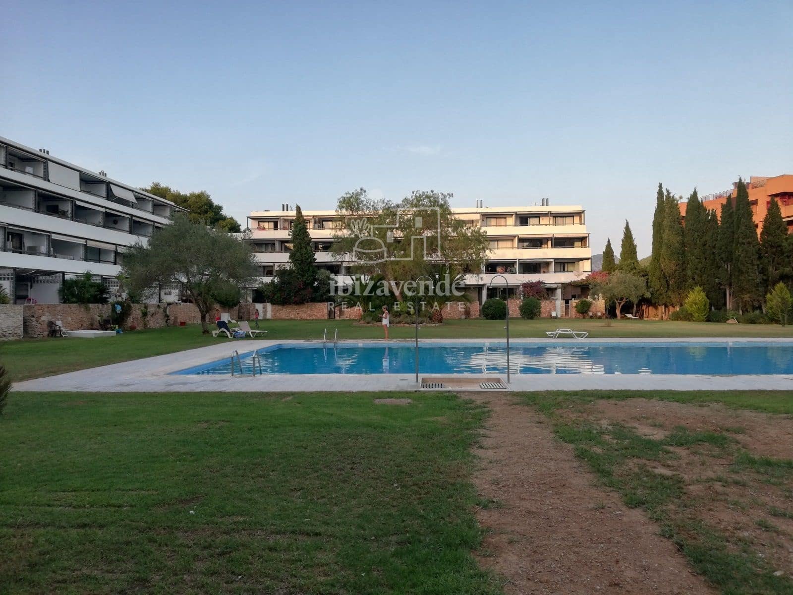 Piso de 3 habitaciones en Roca Llisa en alquiler con piscina garaje - 6.000 € (Ref: 9211411)