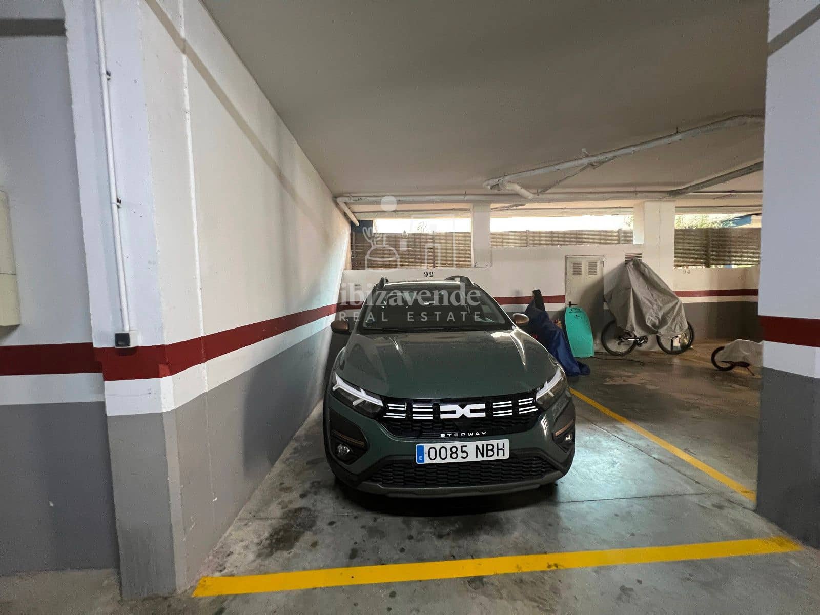 2 slaapkamer Flat te huur in Santa Eulalia / Santa Eularia met zwembad garage - € 4.000 (Ref: 9216150)