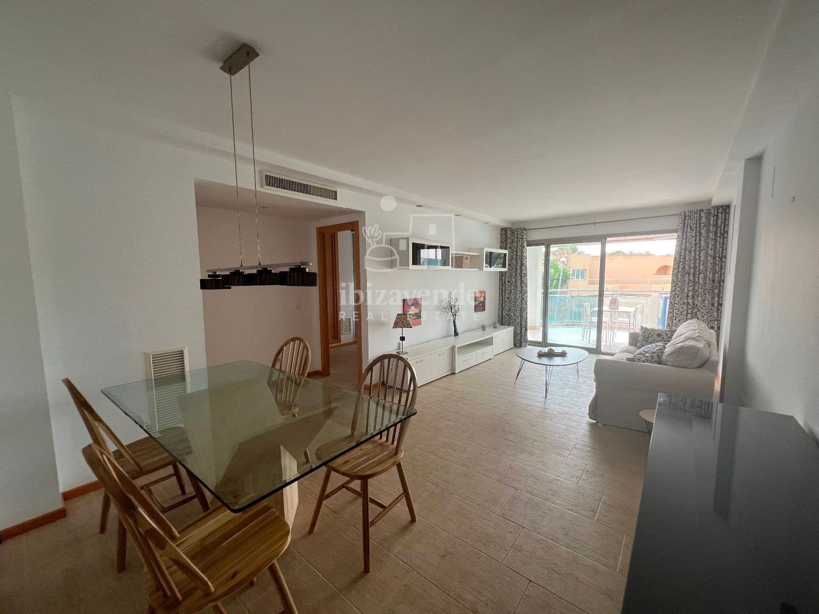 2 slaapkamer Flat te huur in Santa Eulalia / Santa Eularia met zwembad garage - € 4.000 (Ref: 9216150)
