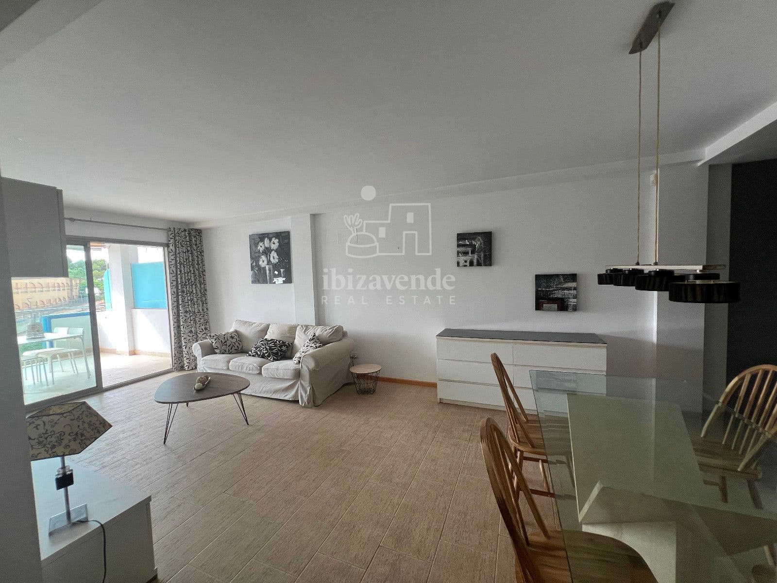 2 slaapkamer Flat te huur in Santa Eulalia / Santa Eularia met zwembad garage - € 4.000 (Ref: 9216150)