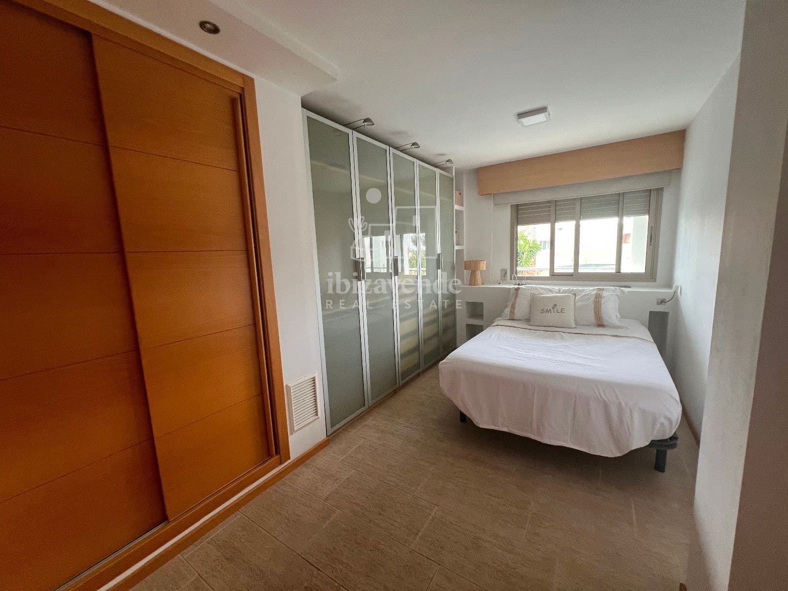 2 slaapkamer Flat te huur in Santa Eulalia / Santa Eularia met zwembad garage - € 4.000 (Ref: 9216150)