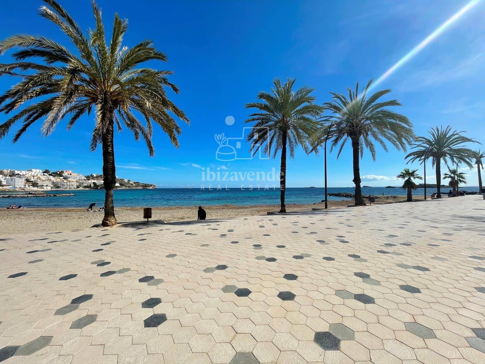 1 quarto Apartamento para arrendar em Ibiza / Eivissa cidade com piscina - 2 100 € (Ref: 9216846)