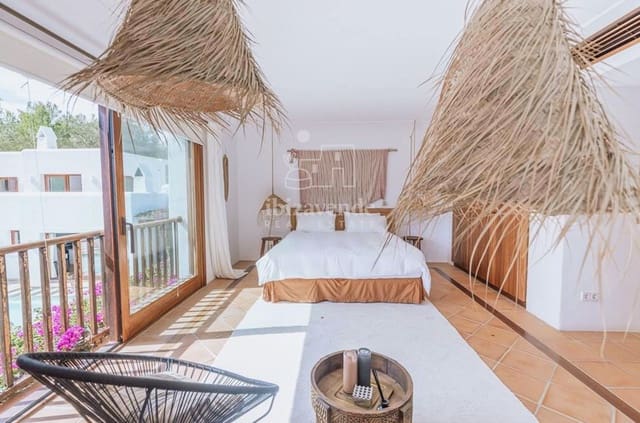 7 slaapkamer Villa te koop in Santa Eulalia / Santa Eularia met zwembad - € 9.900.000 (Ref: 9227386)