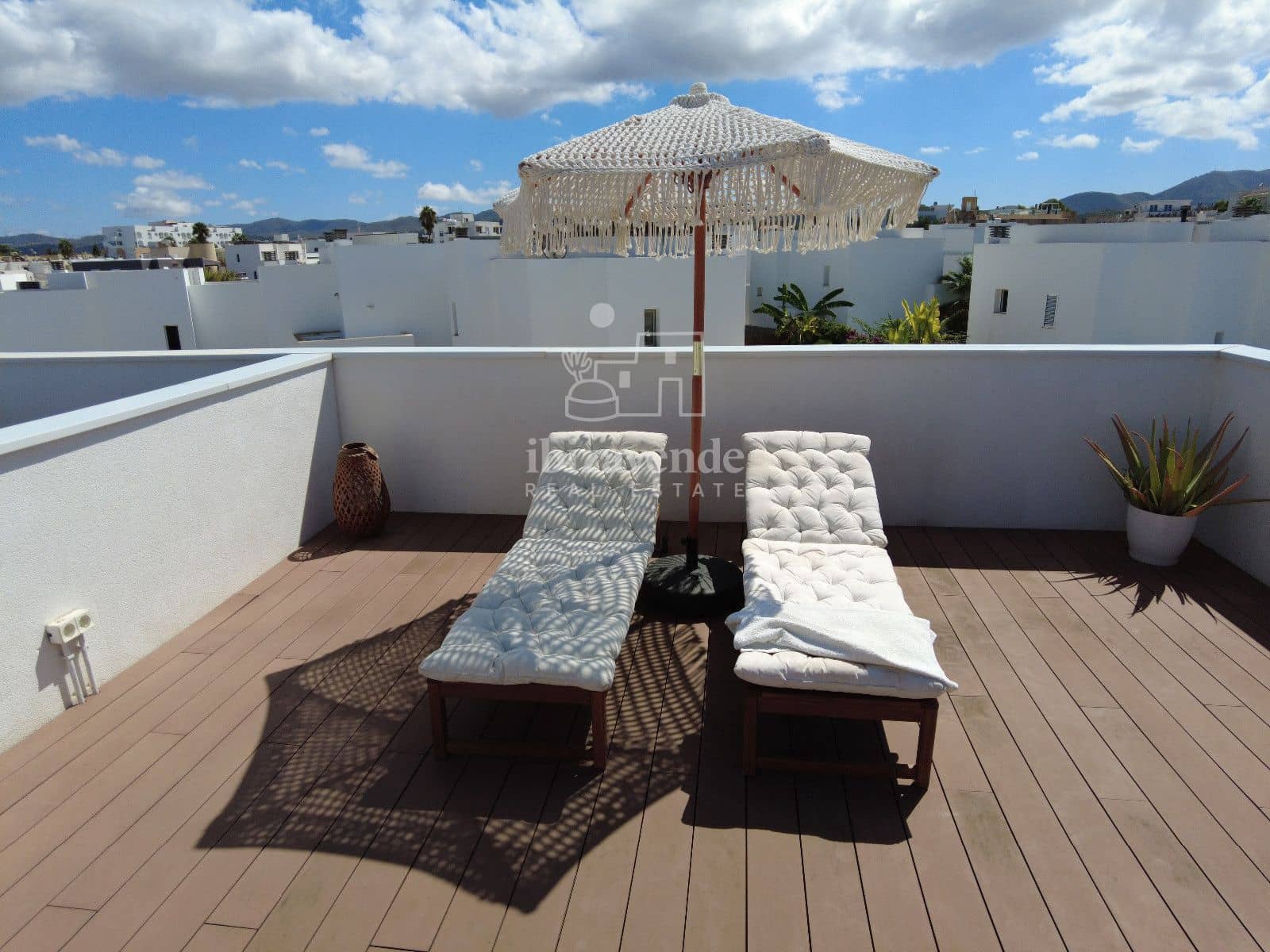 1 soveværelse Penthouse til leje i Cala d'en Bou med swimmingpool garage - € 1.100 (Ref: 9235729)