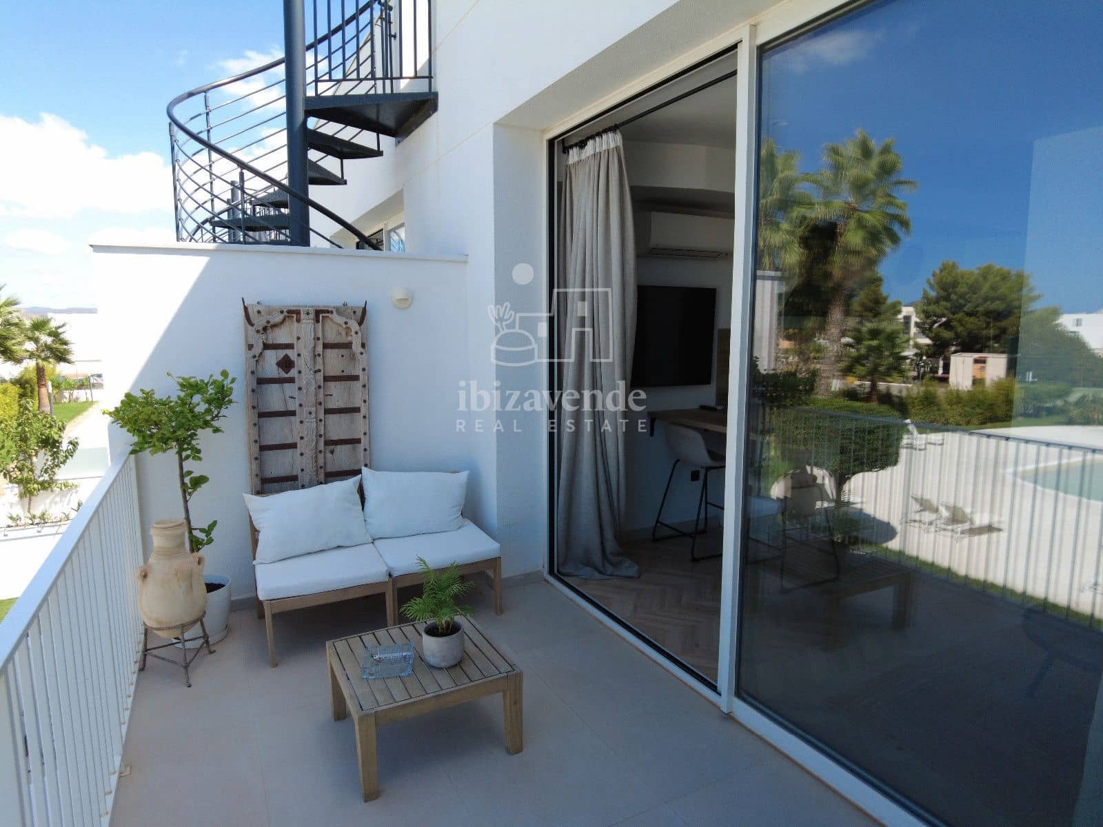 1 soveværelse Penthouse til leje i Cala d'en Bou med swimmingpool garage - € 1.100 (Ref: 9235729)